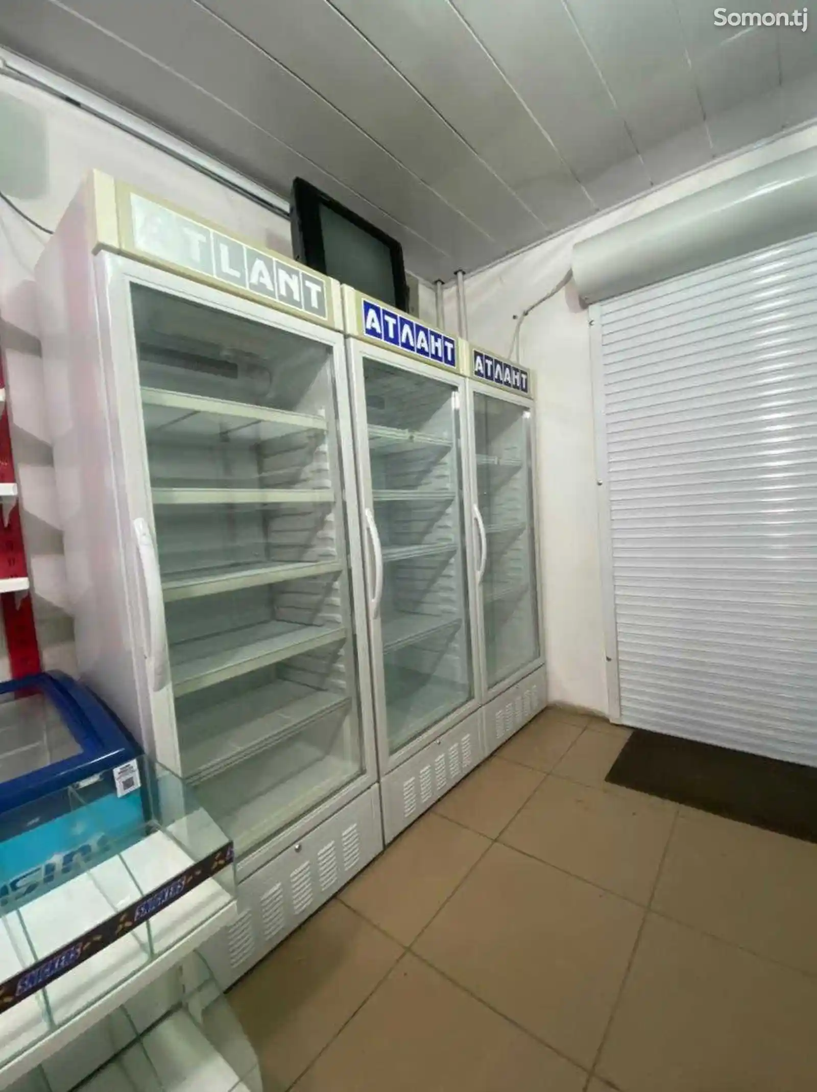 Витринный холодильник Atlant-3