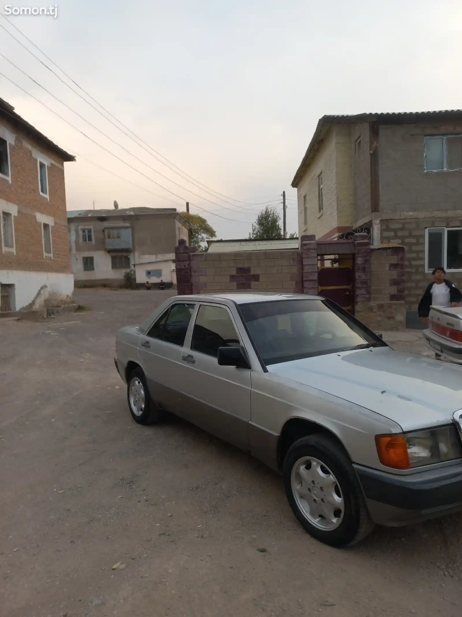 Mercedes-Benz W201, 1990-1