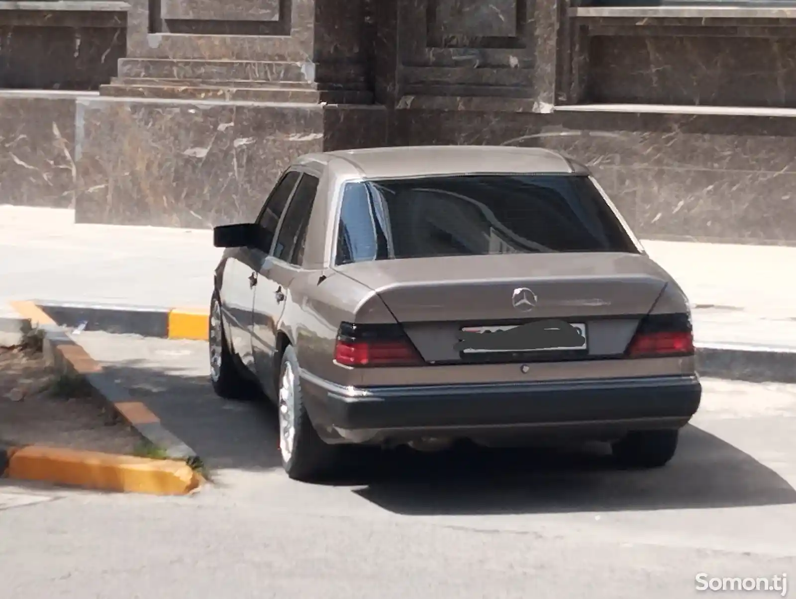 Mercedes-Benz W124, 1990-2