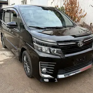 Toyota Voxy, 2014