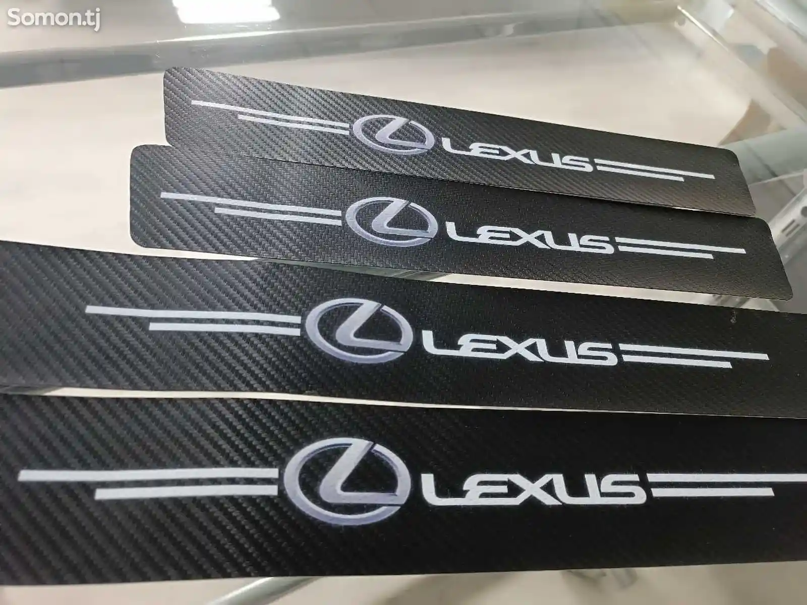 Защитные наклейки на пороги Lexus-1