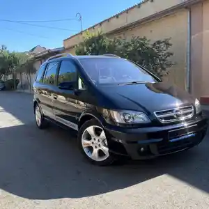 Opel Zafira, 2004