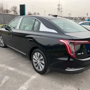 Hongqi E-QM5, 2024