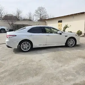 Toyota Camry, 2018