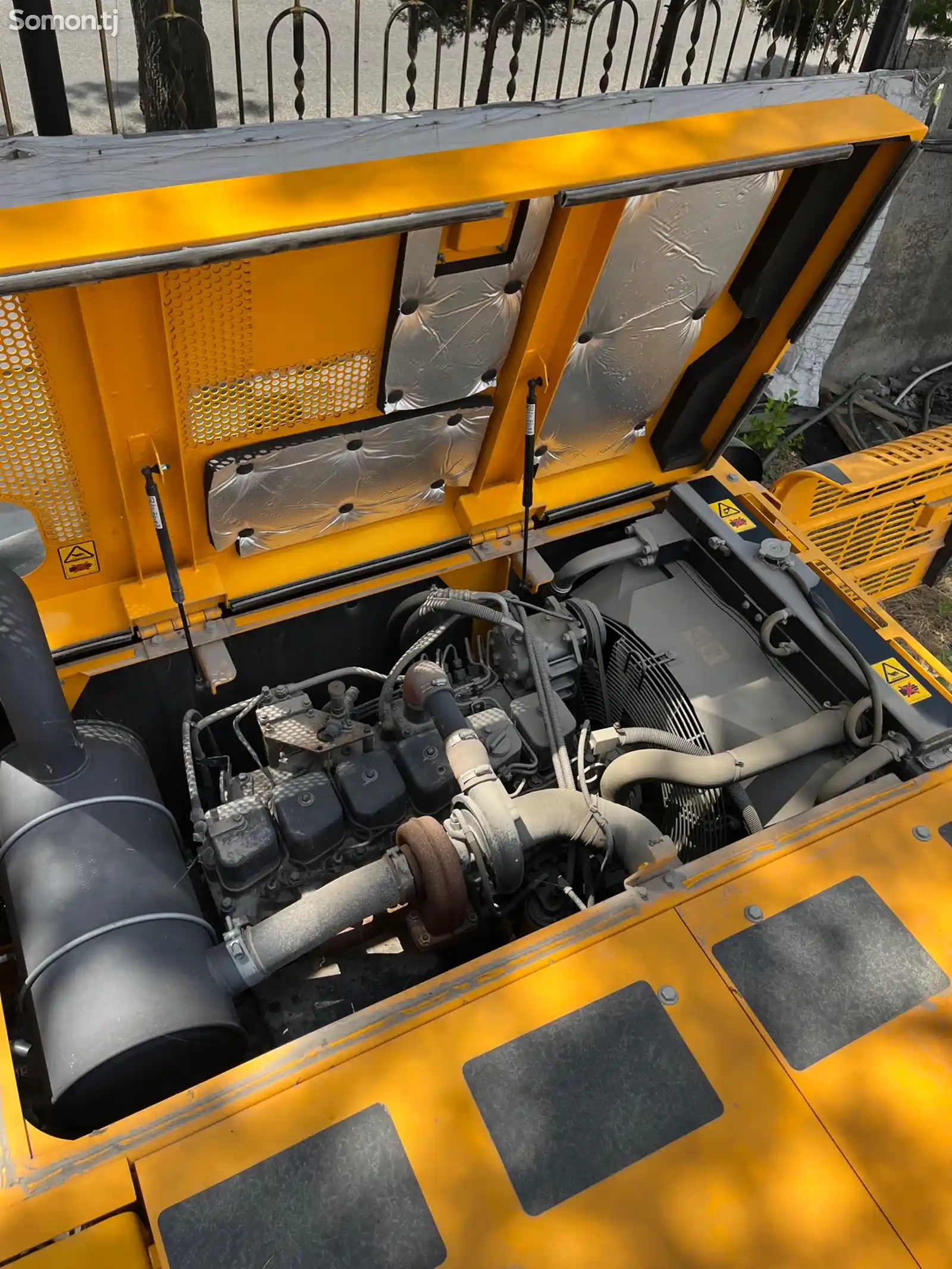 Экскаватор JCB JS205 LC-9