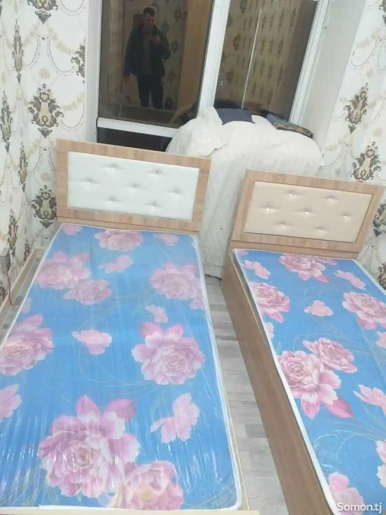 Кровать с матрасом-4