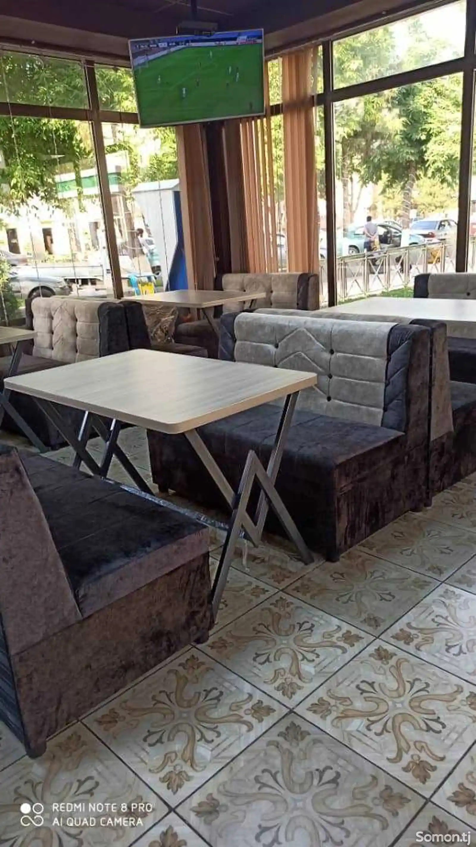 Кресло-диван и стол для кафе-1