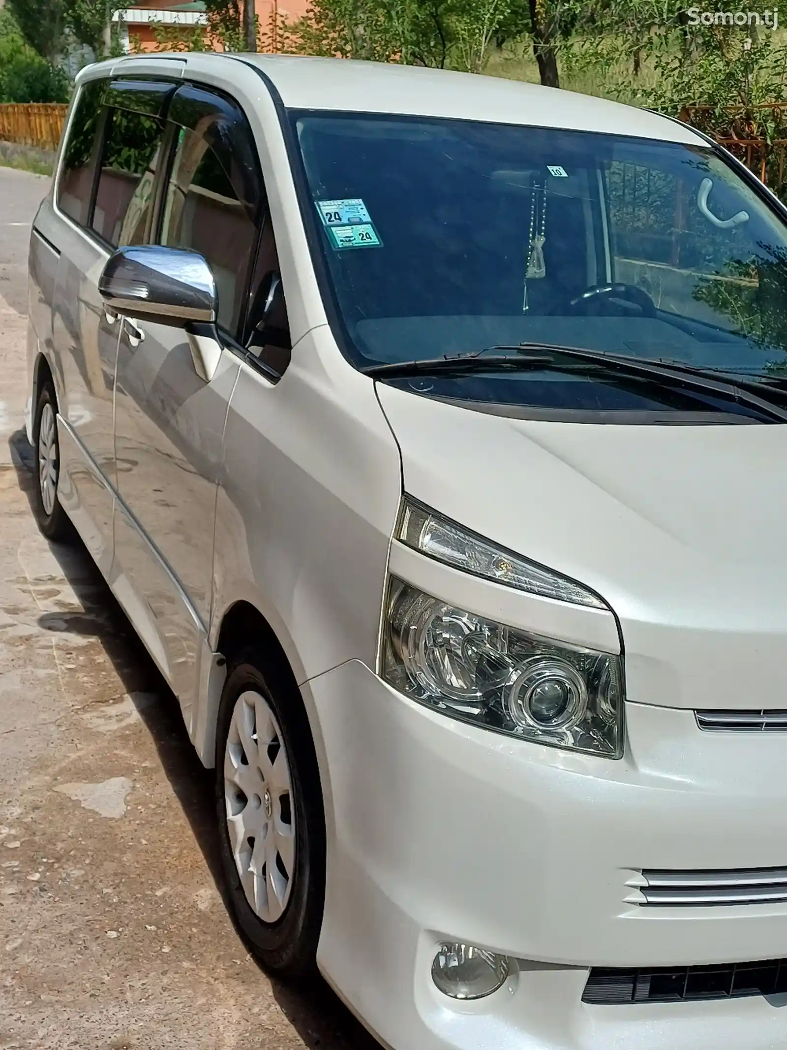 Toyota Voxy, 2009-4