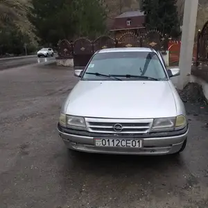 Opel Vectra A, 1992