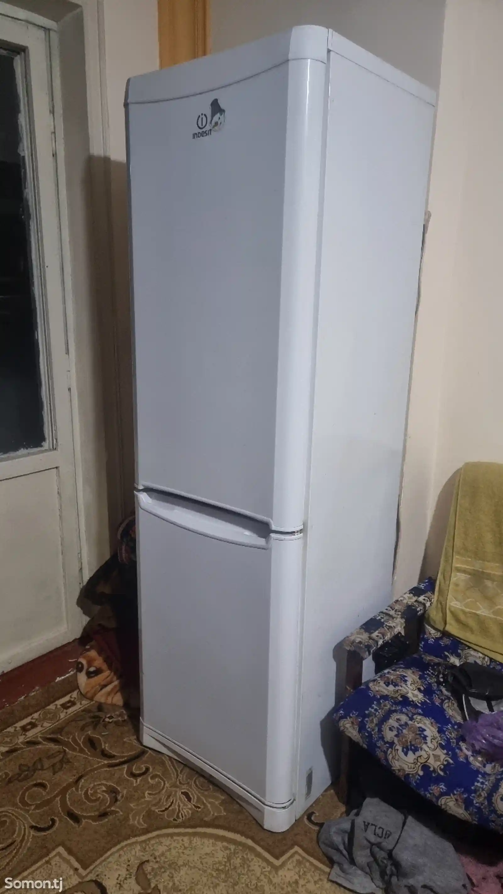 Холодильник indesit-1