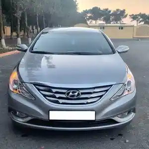 Hyundai Sonata, 2010