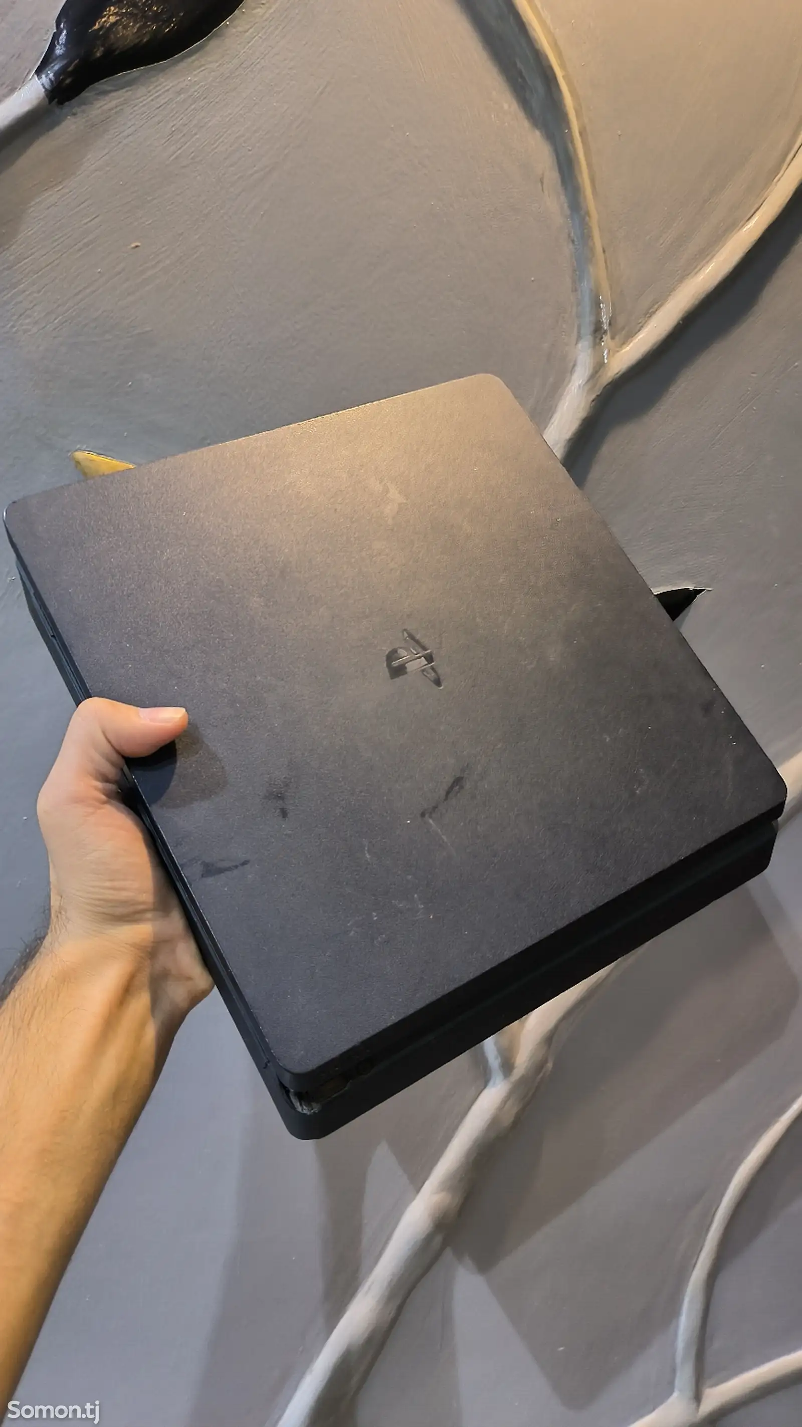 Игровая приставка Sony PlayStation 4 Slim-1