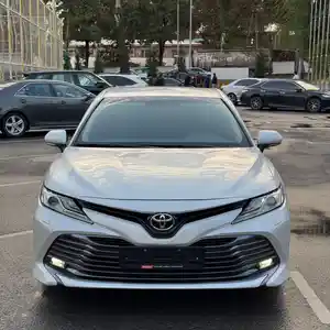 Toyota Camry, 2019