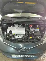 Toyota Vitz, 2015-6