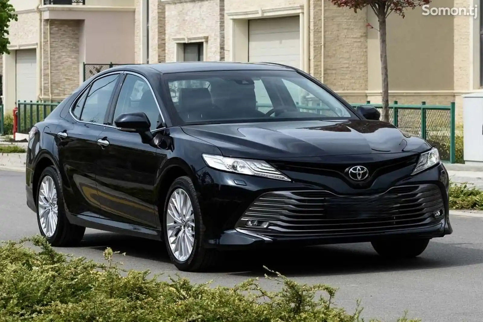 Передний бампер на Toyota Camry 6-2