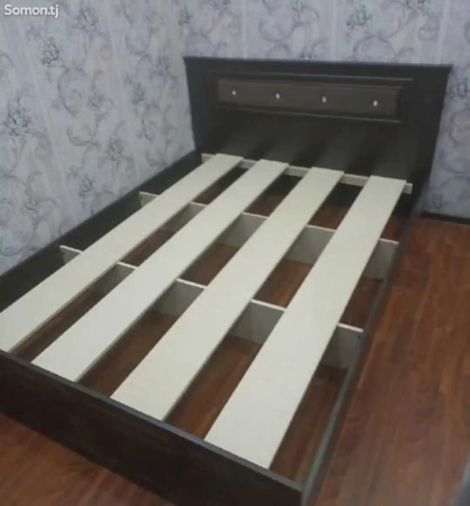 Кровать с матрасом-3