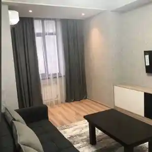 3-комн. квартира, 13 этаж, 82м², Шохмансур