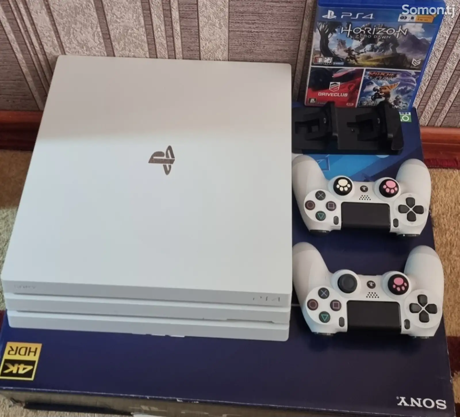 Игровая приставка Sony PlayStation 4 pro 1tb-1