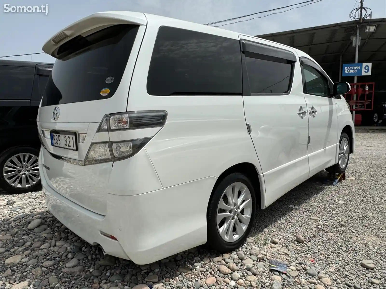 Toyota Vellfire, 2009-6