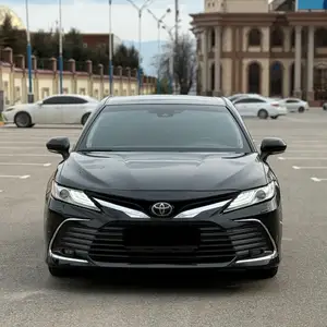 Toyota Camry, 2018