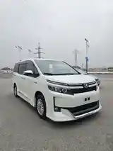 Toyota Voxy, 2014-3