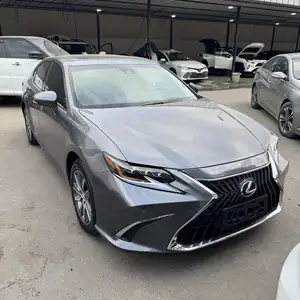 Lexus ES series, 2018