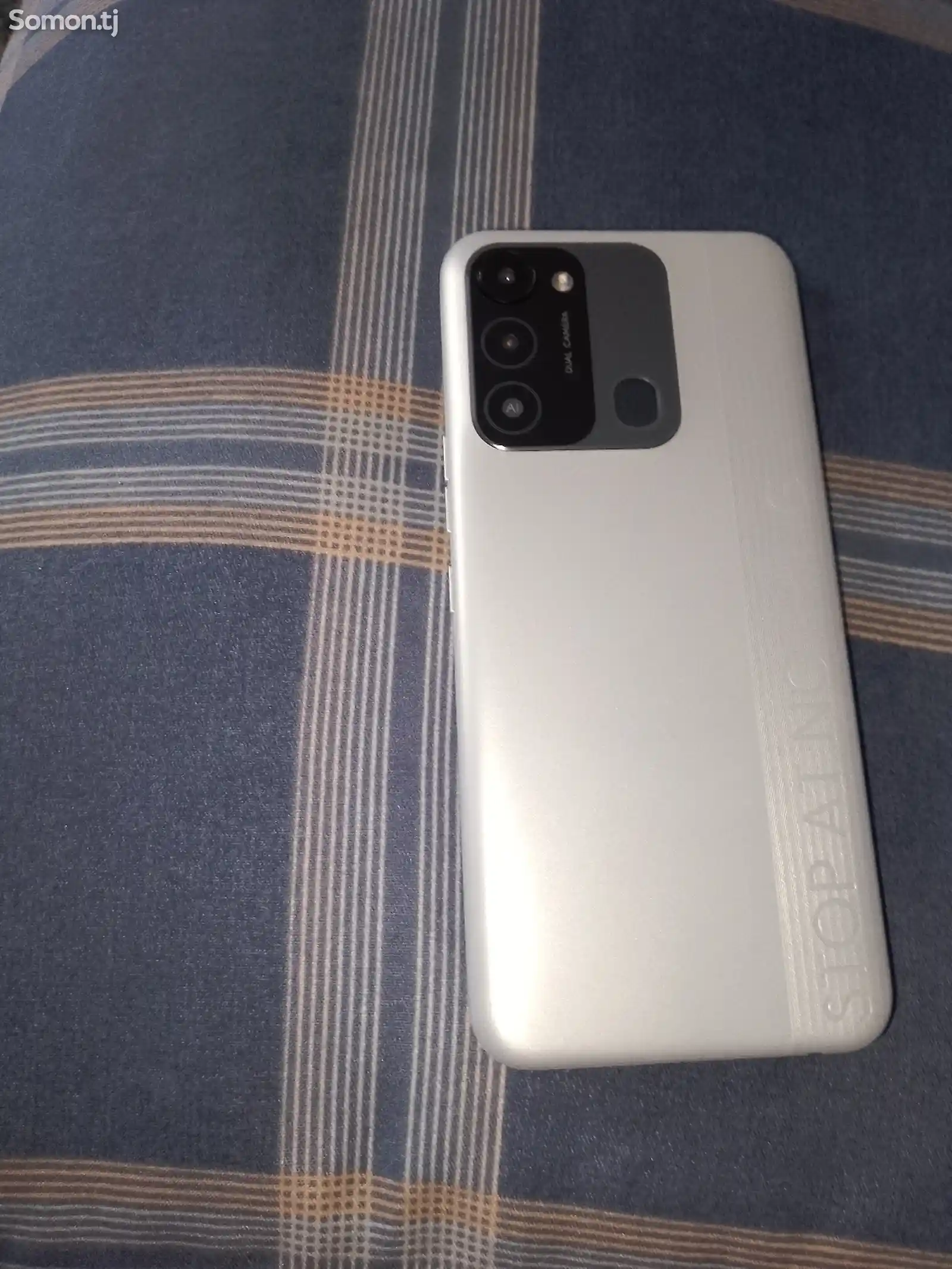 Tecno Spark 8C 64gb-1