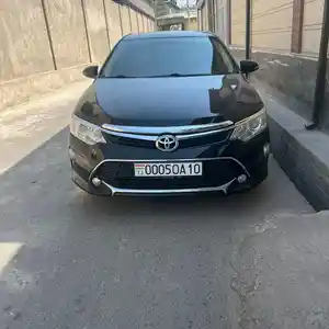 Toyota Camry, 2016