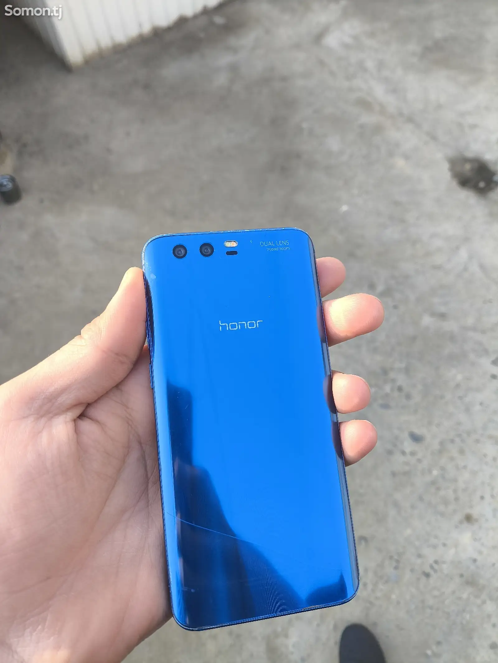 Телефон Honor-1