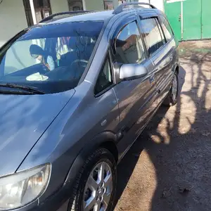 Opel Zafira, 2004