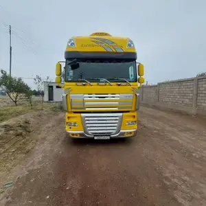 Грузовик DAF XF105 460