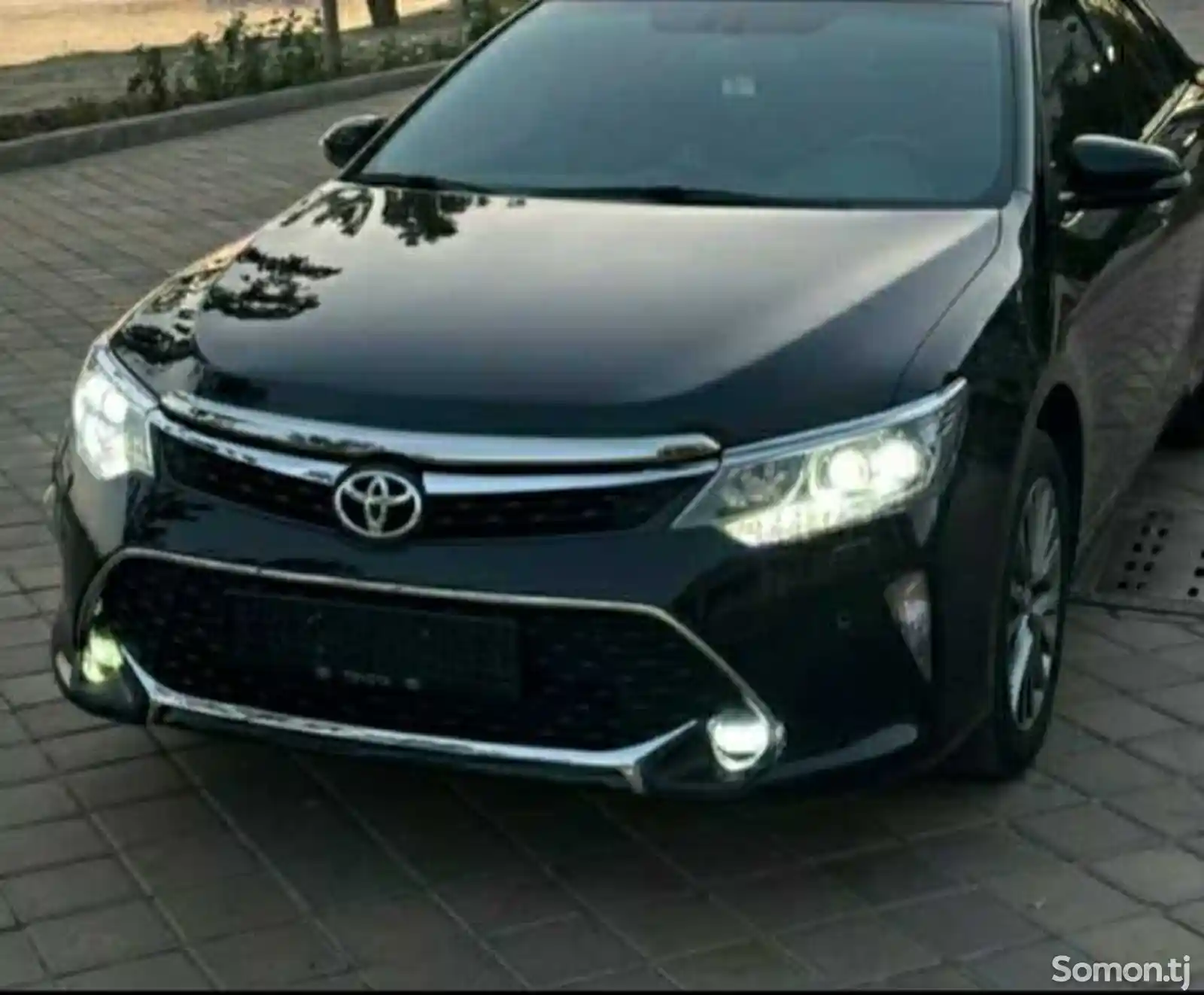 Лобовое стекло от Toyota Camry 5