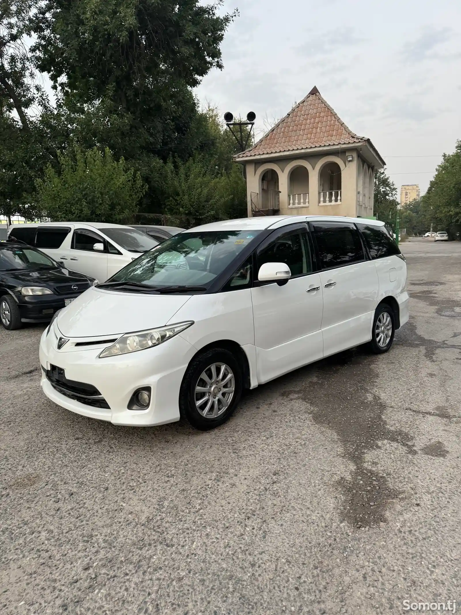 Toyota Estima, 2014-3