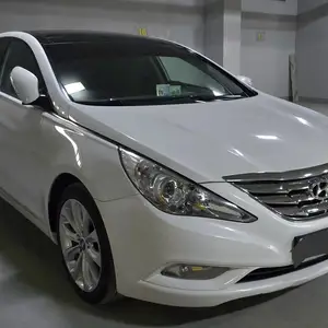 Hyundai Sonata, 2011