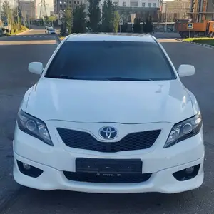 Toyota Camry, 2010