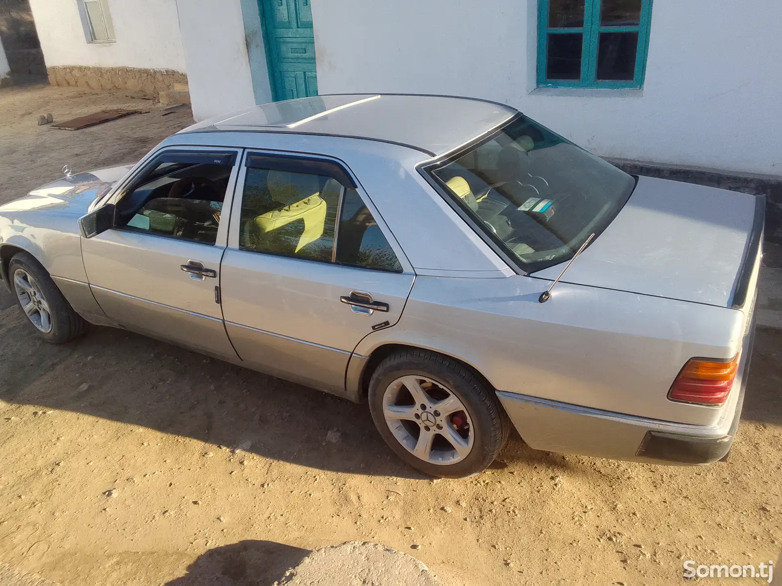 Mercedes-Benz W124, 1993-5