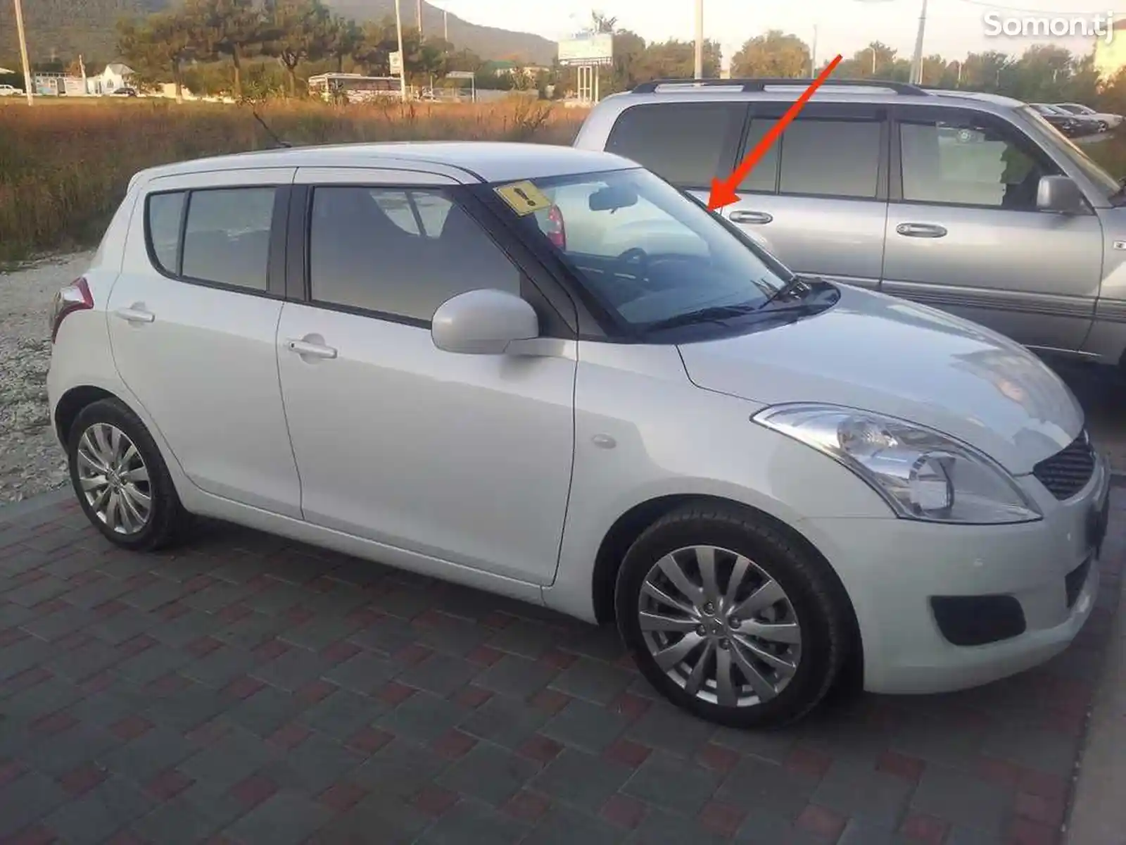 Лобовое стекло от suzuki swift-2