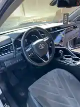 Toyota Camry, 2019-9