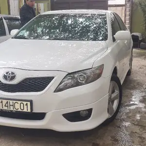 Toyota Camry, 2010