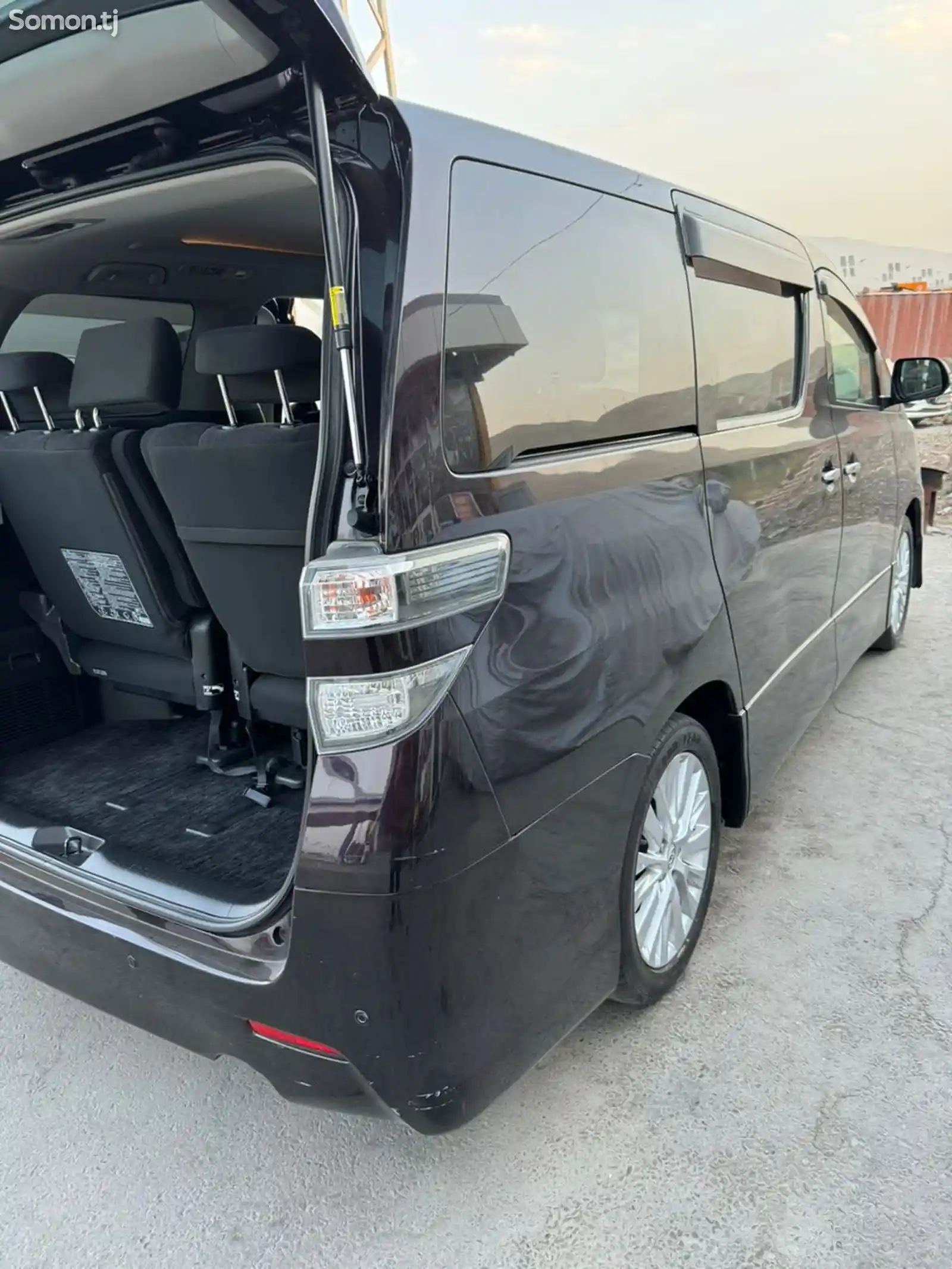 Toyota Vellfire, 2014-6