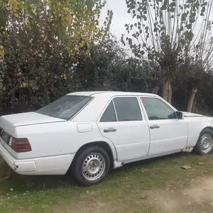 Mercedes-Benz W124, 1992