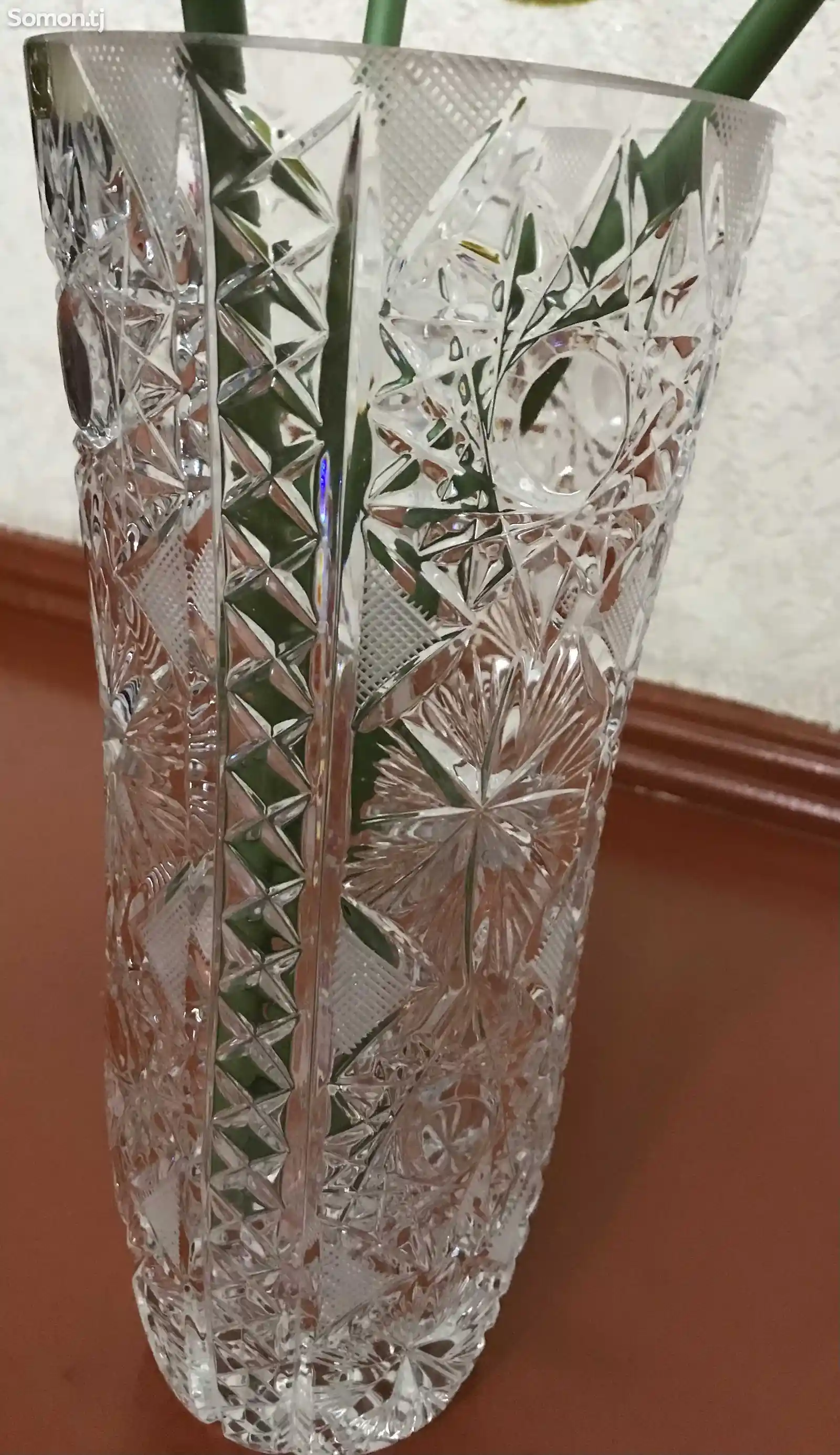 Большая хрустальная ваза-1