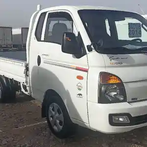 Бортовой автомобиль Hyundai Porter