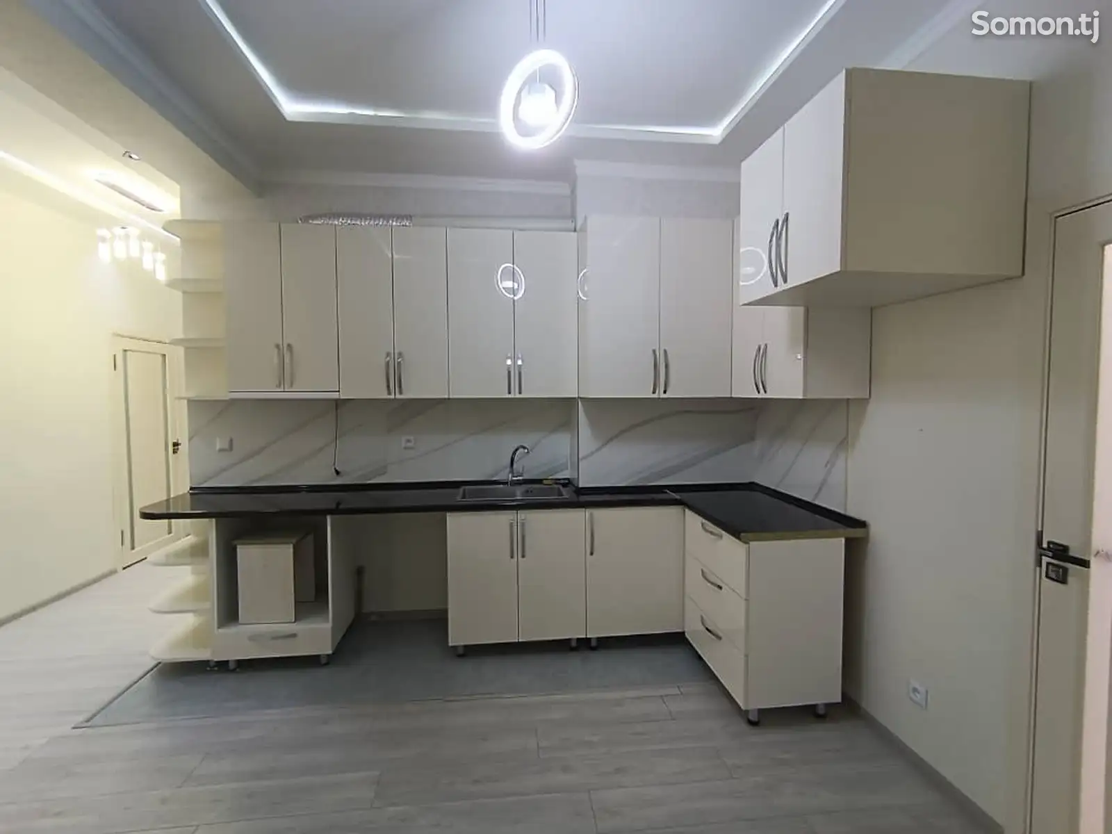 2-комн. квартира, 8 этаж, 60 м², 82мкр-5