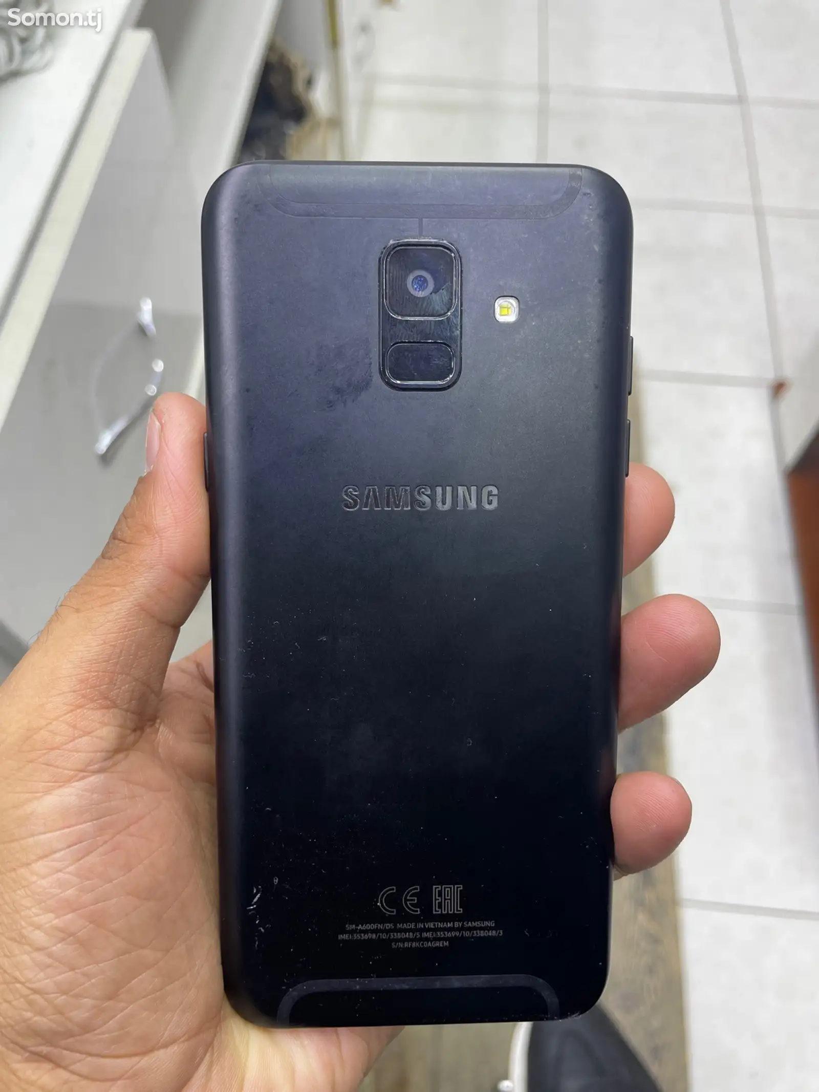 Samsung Galaxy A6-1