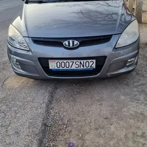 Hyundai i30, 2010