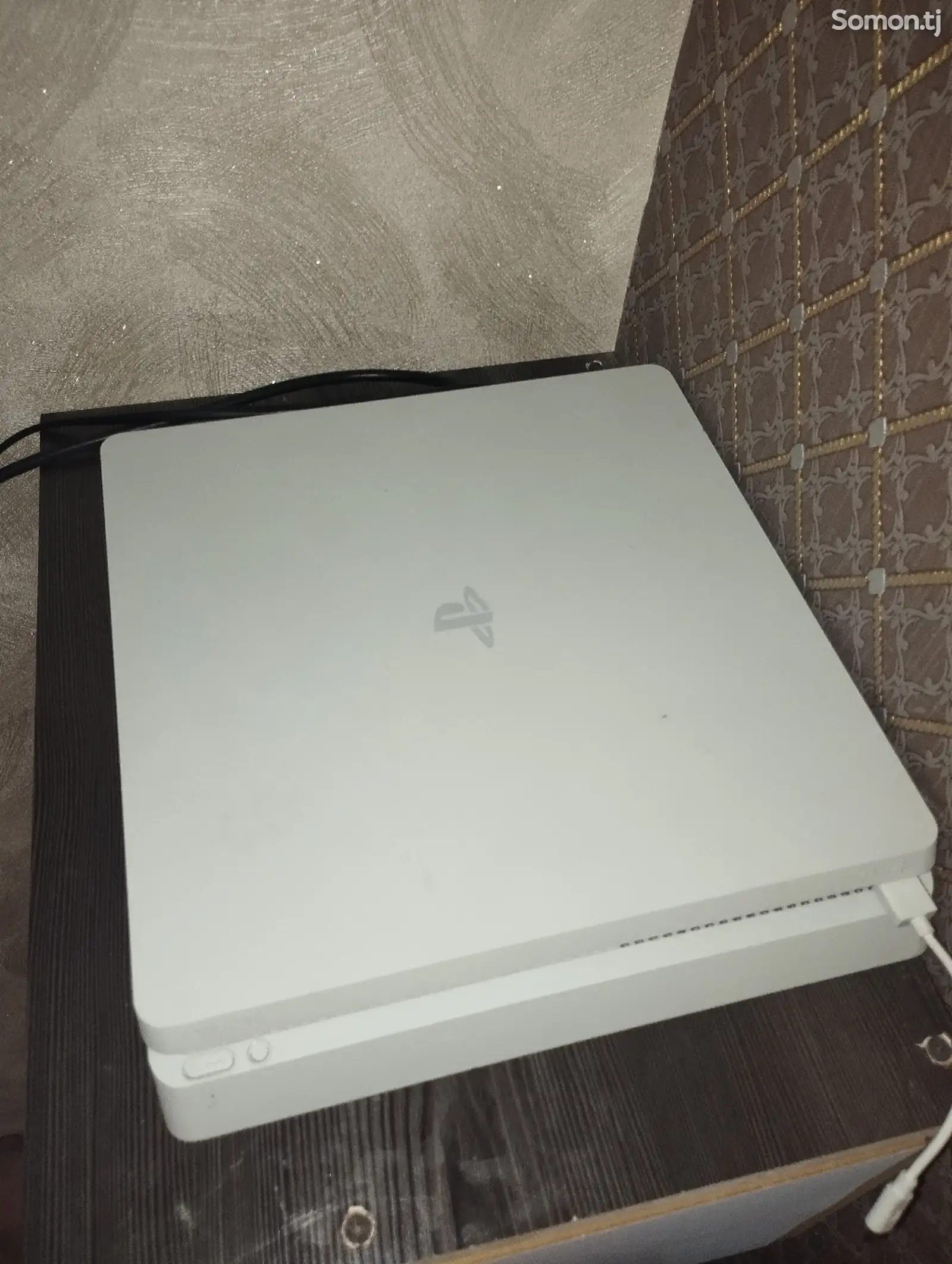 Игровая приставка Sony Playstation 4 slim-1