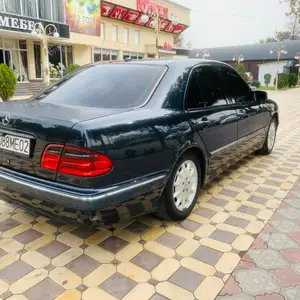 Mercedes-Benz E class, 2001