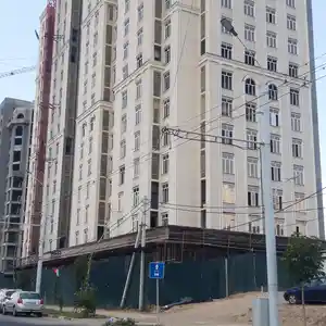 3-комн. квартира, 3 этаж, 92 м², Эстакадаи 82 мкр, Казокон