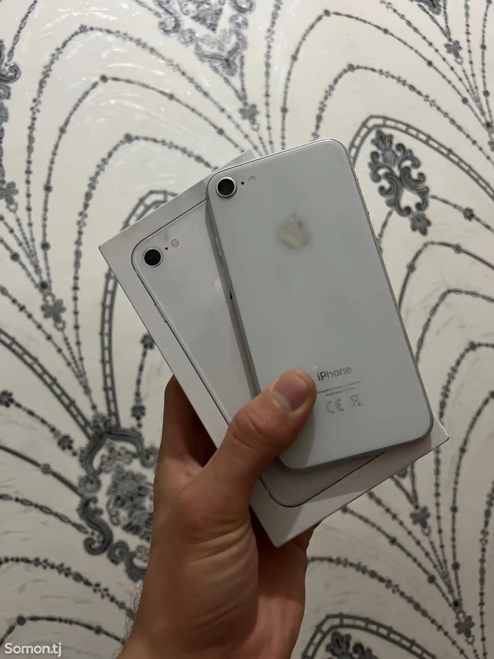 Apple iPhone 8, 64 gb, Silver-1